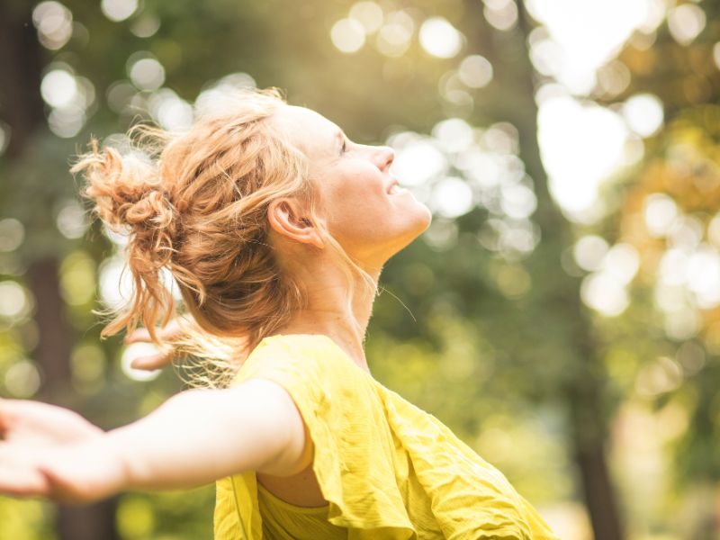 「心情好點：迎接充滿愉悅情緒的時代」- 如何培養正向情緒和擁抱快樂心態