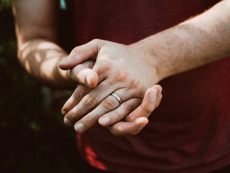 情感沉澱：婚姻中的困境與克服 – 建立情緒韌性，迎接婚姻挑戰
